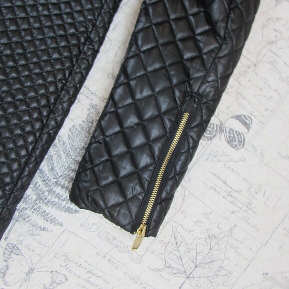 Perfect $208 Via Spiga Black Quilted Light weight Fitted Walker Jacket Coat PM - Picture 6 of 8